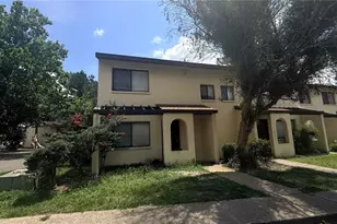 2735 SW 35th Pl, Gainesville, FL 32607 - Photo 2
