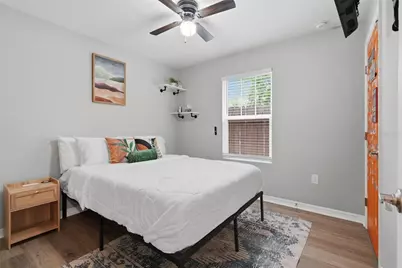 740 NW 8th Street, Gainesville, FL 32601 - Photo 14