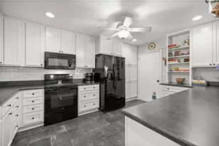 1598 NW 19th Cir, Gainesville, FL 32605 - Photo 8