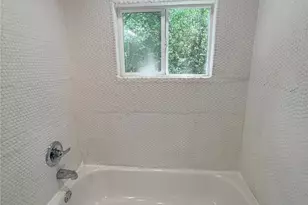 1229 NE 3rd Ave, Gainesville, FL 32641 - Photo 26