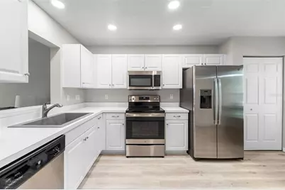 2636 SW 35th Place #13, Gainesville, FL 32608 - Photo 6