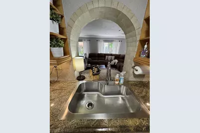 14821 Palmetto Palm Avenue, Miami Lakes, FL 33014 - Photo 10