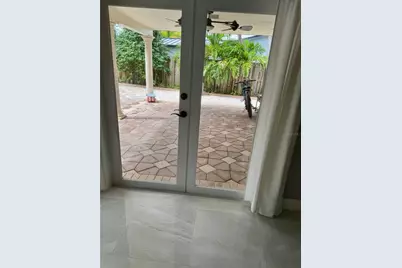 14821 Palmetto Palm Avenue, Miami Lakes, FL 33014 - Photo 22