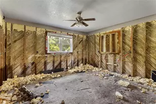 306 SE 256th St, Suwannee, FL 32692 - Photo 14
