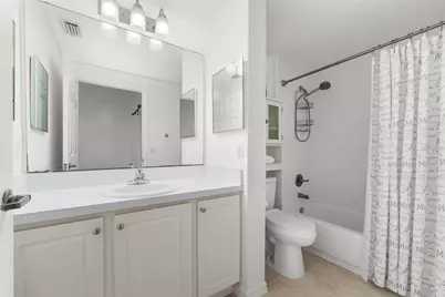 9124 SW 51st Road #302, Gainesville, FL 32608 - Photo 16