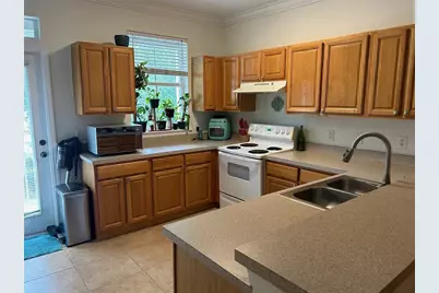 621 SW 10th Street #203, Gainesville, FL 32601 - Photo 4