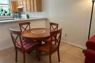 621 SW 10th St, Gainesville, FL 32601 - Photo 6