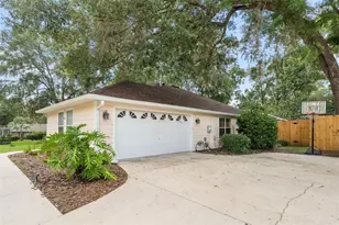 9239 NW 16th Pl, Gainesville, FL 32606 - Photo 4