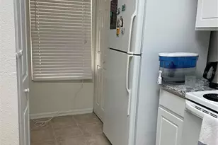 9172 SW 52nd Rd, Gainesville, FL 32608 - Photo 4