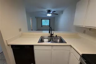 83 SE 16th Ave, Gainesville, FL 32601 - Photo 4