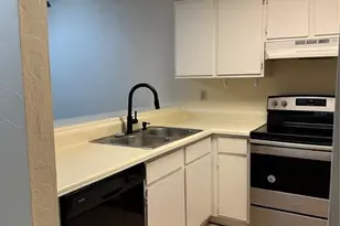 83 SE 16th Ave, Gainesville, FL 32601 - Photo 4