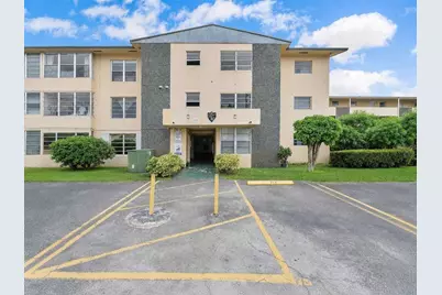 110 Royal Palm Road #208, Hialeah Gardens, FL 33016 - Photo 2