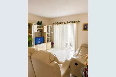 110 Royal Palm Road #208, Hialeah Gardens, FL 33016 - Photo 4