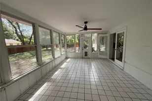 3929 SW 21st St, Gainesville, FL 32608 - Photo 12