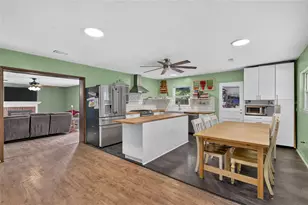 1805 NE 6th Ter, Gainesville, FL 32609 - Photo 4