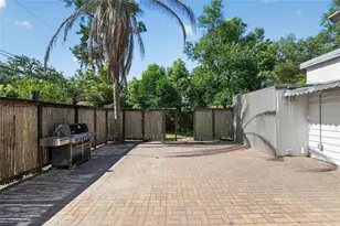 1805 NE 6th Ter, Gainesville, FL 32609 - Photo 14