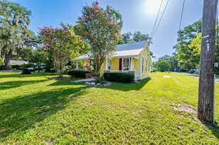 404 NE 2nd St, Trenton, FL 32693 - Photo 2