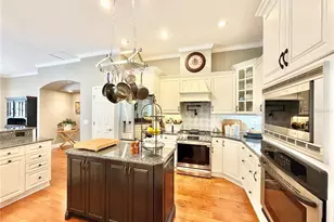 8613 SW 39th Ln, Gainesville, FL 32608 - Photo 4