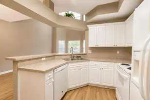 4946 NW 1st Pl, Gainesville, FL 32607 - Photo 10