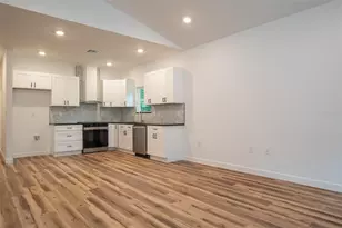 2402 NE 70 St, Gainesville, FL 32609 - Photo 4