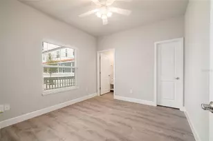 622 NW 3rd Ave, Gainesville, FL 32601 - Photo 16