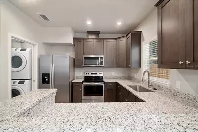 622 NW 3rd Avenue #7, Gainesville, FL 32601 - Photo 4