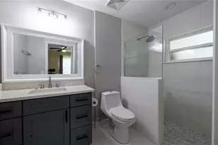 298 N Court St, Bronson, FL 32621 - Photo 12
