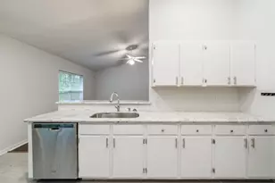 7136 SW 81st Dr, Gainesville, FL 32608 - Photo 6
