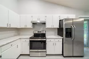 7136 SW 81st Dr, Gainesville, FL 32608 - Photo 4