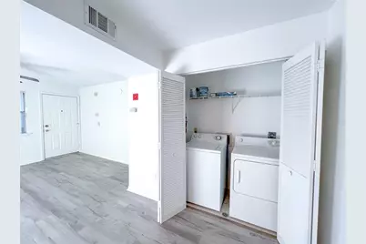 2360 SW Archer Road #206, Gainesville, FL 32608 - Photo 6
