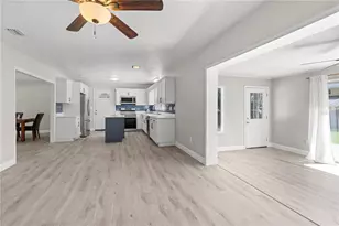 121 NW 29th St, Gainesville, FL 32607 - Photo 14