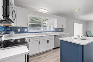 121 NW 29th St, Gainesville, FL 32607 - Photo 12