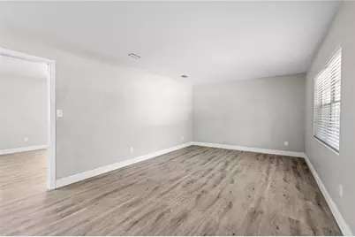 121 NW 29th St, Gainesville, FL 32607 - Photo 6