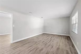 121 NW 29th St, Gainesville, FL 32607 - Photo 6