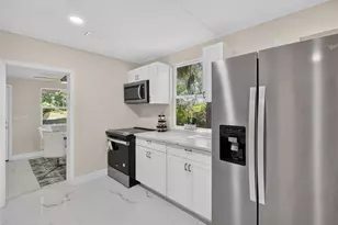 111 2nd St, Melrose, FL 32666 - Photo 16