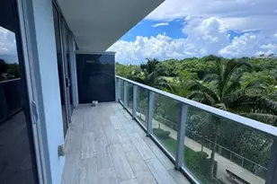 16385 Biscayne Blvd, North Miami Beach, FL 33160 - Photo 6