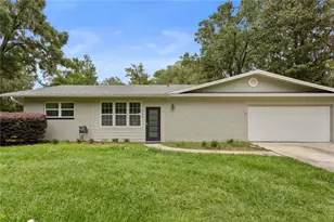 805 NW 40th Terrace, Gainesville, FL 32605 - Photo 2