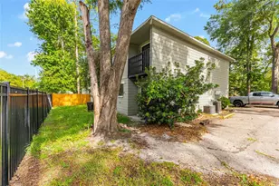 724 SW 68th Terrace, Gainesville, FL 32607 - Photo 4
