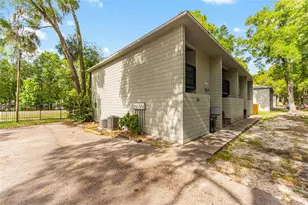 724 SW 68th Terrace, Gainesville, FL 32607 - Photo 2