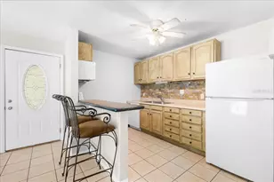 1015 SW 9th St, Gainesville, FL 32601 - Photo 8