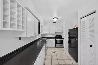 4820 NE 4th Place, Gainesville, FL 32641 - Photo 6