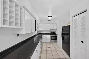 4820 NE 4th Pl, Gainesville, FL 32641 - Photo 6