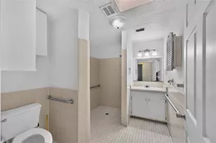4820 NE 4th Pl, Gainesville, FL 32641 - Photo 16