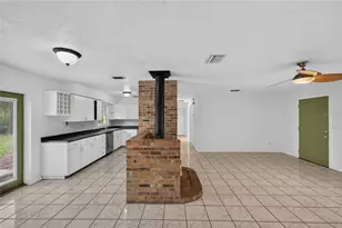 4820 NE 4th Pl, Gainesville, FL 32641 - Photo 8