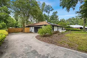 2322 NW 14th Pl, Gainesville, FL 32605 - Photo 4