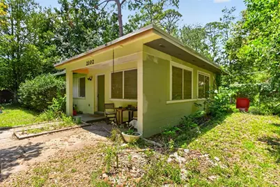 2102 NE 8th Street, Gainesville, FL 32609 - Photo 2