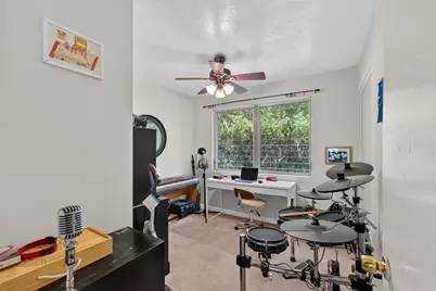 2102 NE 8th Street, Gainesville, FL 32609 - Photo 14