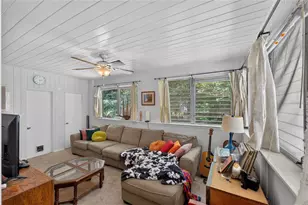 2102 NE 8th St, Gainesville, FL 32609 - Photo 6