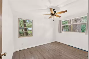 2125 NE 6th Ter, Gainesville, FL 32609 - Photo 20