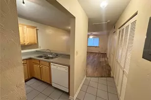 77 SE 16th Ave, Gainesville, FL 32601 - Photo 2